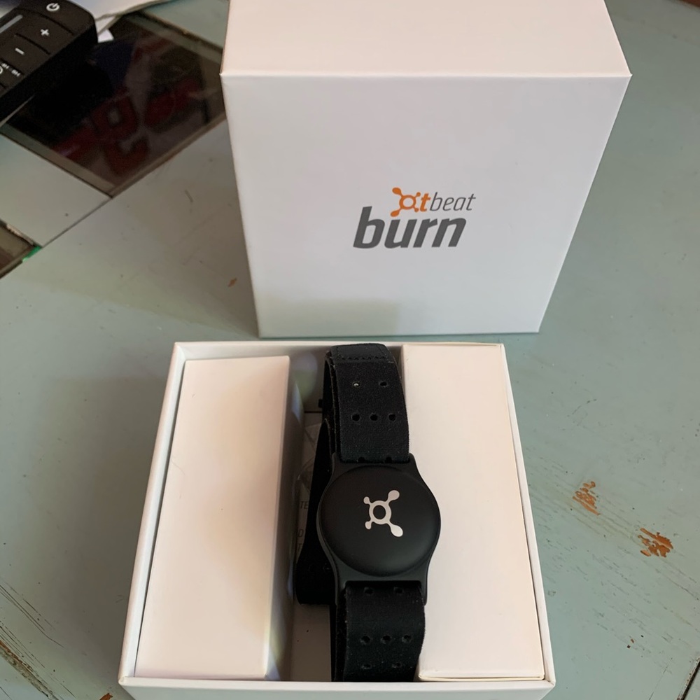 Orangetheory wrist and upperarm heartrate detector